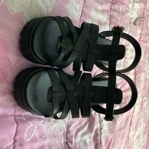 MIA 3 inch sandal heel only worn once Size 9